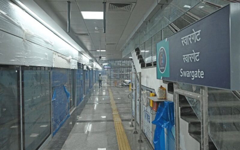 mobile network issues at Swargate metro station